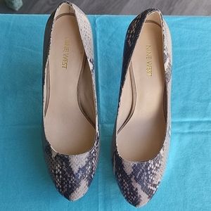 Nine West Snakeskin high heels Size 8 1/2
